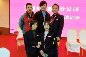 從辦公室文職到萬順叫車，重慶辣妹子的自由與自在
